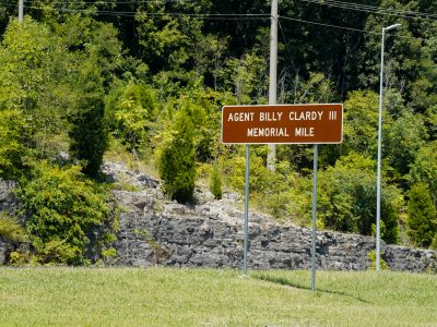 Click to view A mile to remember for Agent Billy Clardy III