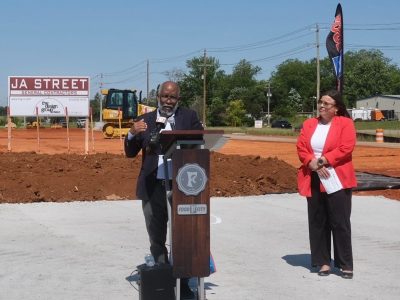 Click to view Food City breaks ground on County Line Road